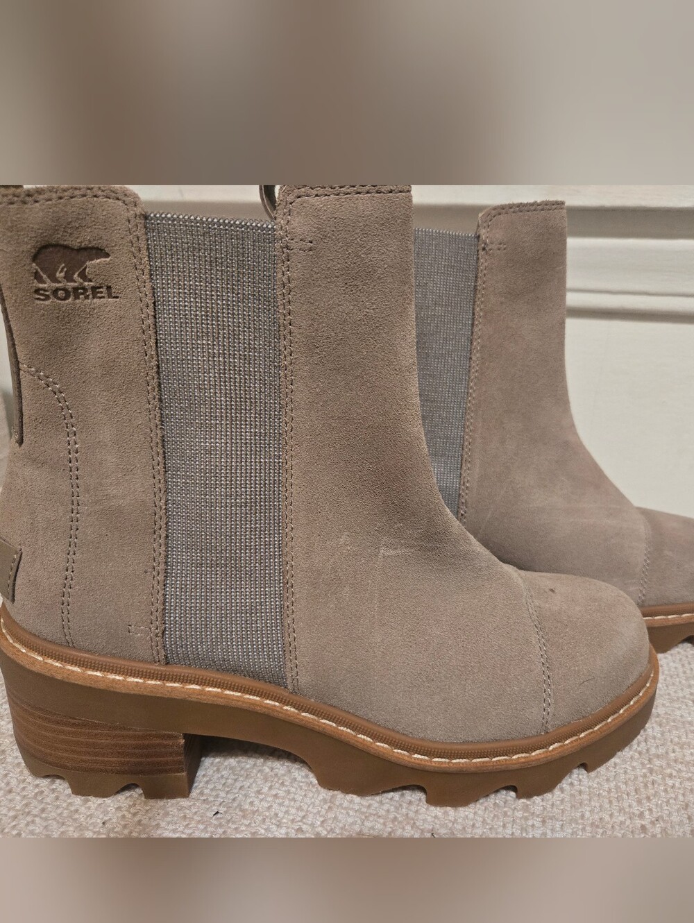 Sorel Women Taupe Suede Chelsea Booties SZ 10, Like New